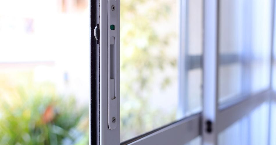Las puertas y ventanas de aluminio son una opción popular para la construcción